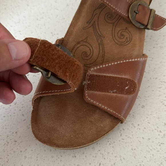 Taos “Vera” leather sandal sz 11 - 11.5 like new - Picture 8 of 8